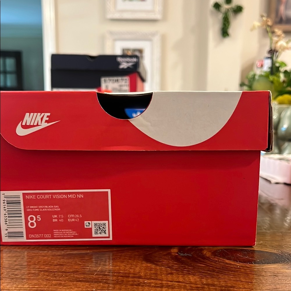 Nike Court Vision Mid in Bold Red